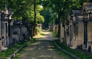 Il segreto celato nella Tomba di Victor Noir