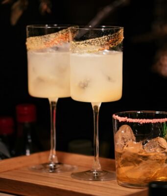 I bar più strani del mondo: dagli orinatoi vittoriani alle tombe nabatee