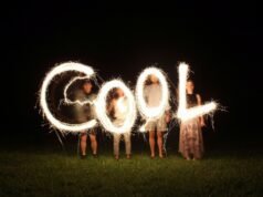 La scienza rivela i 6 tratti universali della coolness: lo studio che ha cambiato tutto