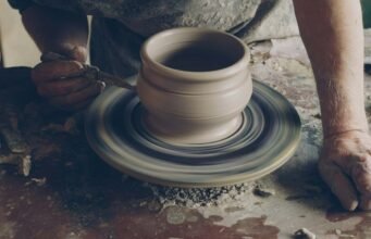 Cynthia Plaster Caster: la storia dell’artista che immortalò le rockstar in calchi di gesso No#News la rivista dell'ozio e della serendipità, Ozio e serendipità