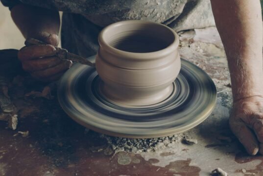 Cynthia Plaster Caster: la storia dell’artista che immortalò le rockstar in calchi di gesso No#News la rivista dell'ozio e della serendipità, Ozio e serendipità