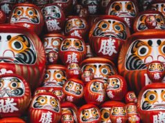 Le cerimonie del daruma in Giappone: dove vedere i roghi sacri che liberano i sogni