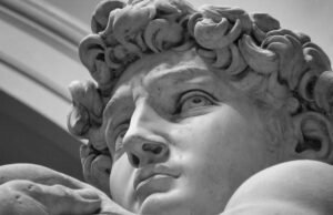 Le 10 statue più alte del mondo tra fede, potere e meraviglia umana