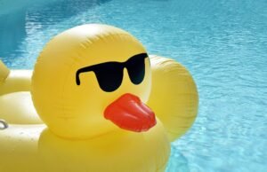 L’estate dei legami: cronaca sociale della bella stagione