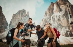 Il codice della montagna: perché gli sconosciuti sui sentieri si salutano sempre