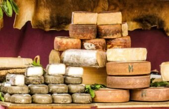 Vino e formaggio: undici abbinamenti perfetti che raccontano il mondo attraverso il gusto No News la rivista dell'ozio e della serendipità, Ozio e serendipità