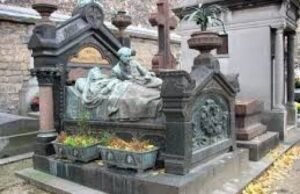 La tomba di Charles Pigeon al cimitero di Montparnasse: la storia dell’industriale che progettò la propria eternità in bronzo