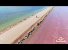 Watermelon Avenue: il drive tricolore che attraversa il lago più surreale dell’Australia meridionale No News la rivista dell'ozio e della serendipità, Ozio e serendipità