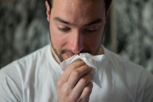Raffreddore, sette giorni più leggeri: cosa fare davvero per il naso chiuso e quando servono gli antivirali No News la rivista dell'ozio e della serendipità, Ozio e serendipità