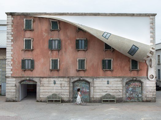 #IQOS WORLD revealed by Alex Chinneck