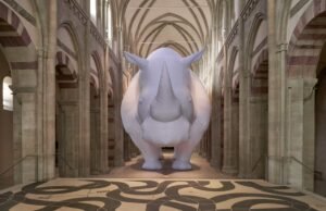 Quando il suono sfida il silenzio della coscienza: l’arte sonora che ci interroga sul male