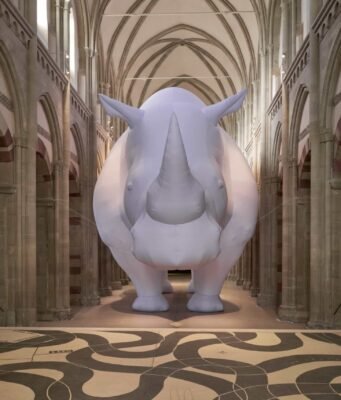 Quando il suono sfida il silenzio della coscienza: l’arte sonora che ci interroga sul male