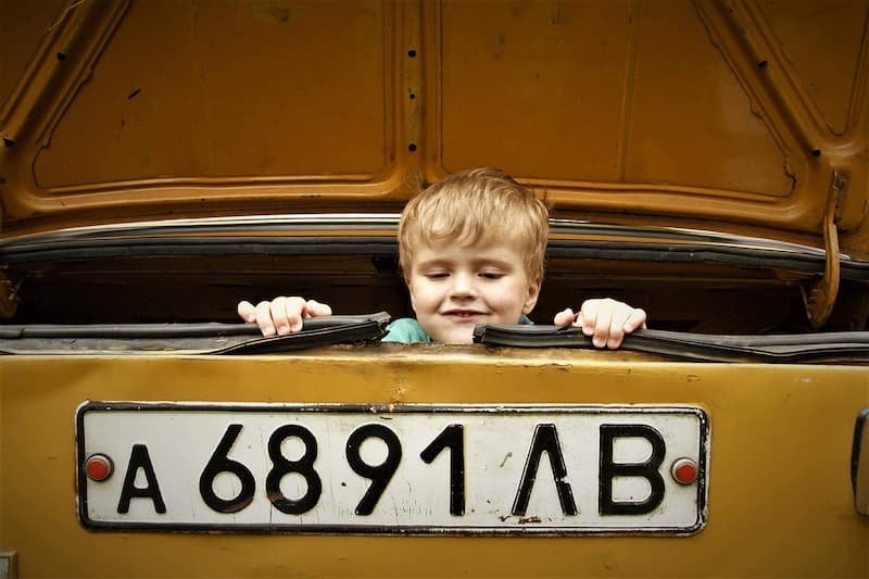 viaggi con in bambini, #Viaggi in auto con i figli, i consigli per renderli più sicuri