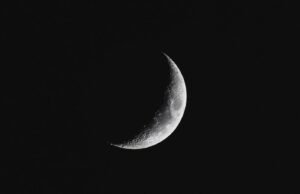 Il cielo d’Italia si tinge d’ombra: l’eclissi che il continente aspettava da un quarto di secolo