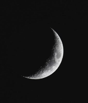 Il cielo d’Italia si tinge d’ombra: l’eclissi che il continente aspettava da un quarto di secolo
