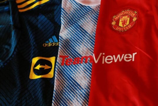 La maglia sudata vale oro: il mercato globale dei cimeli del calcio tra autenticità, tecnologia e collezionismo No News la rivista dell'ozio e della serendipità, Ozio e serendipità