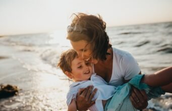 Mommunes: le madri single che scelgono di vivere insieme per combattere povertà e isolamento No News la rivista dell'ozio e della serendipità, Ozio e serendipità