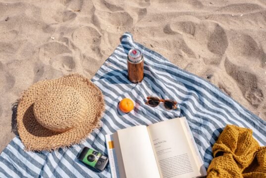 Perché una giornata in spiaggia può lasciarti più stanco di una in ufficio No News la rivista dell'ozio e della serendipità, Ozio e serendipità
