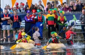 La Kasterlee Pumpkin Regatta: pagaiando dentro una mega zucca