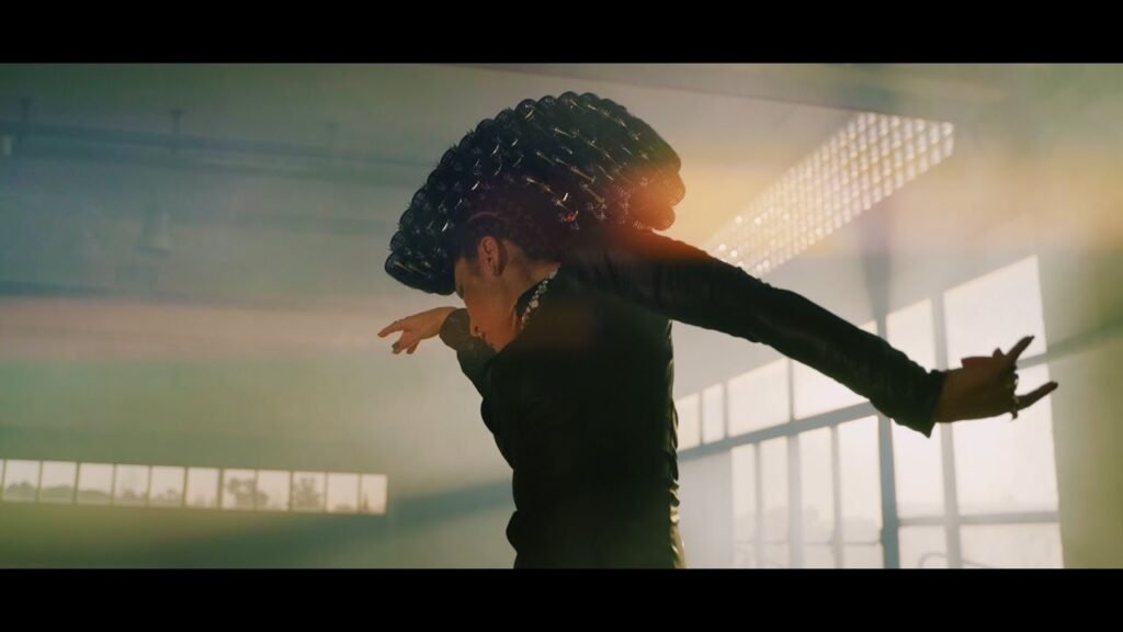 È LA VERITÀ del supergruppo Bloom, BLOOM è la super band alternative rock formata da GIUSY FERRERI, MAX ZANOTTI, ROBERTA RASCHELLÀ e ALESSANDRO DUCOLI