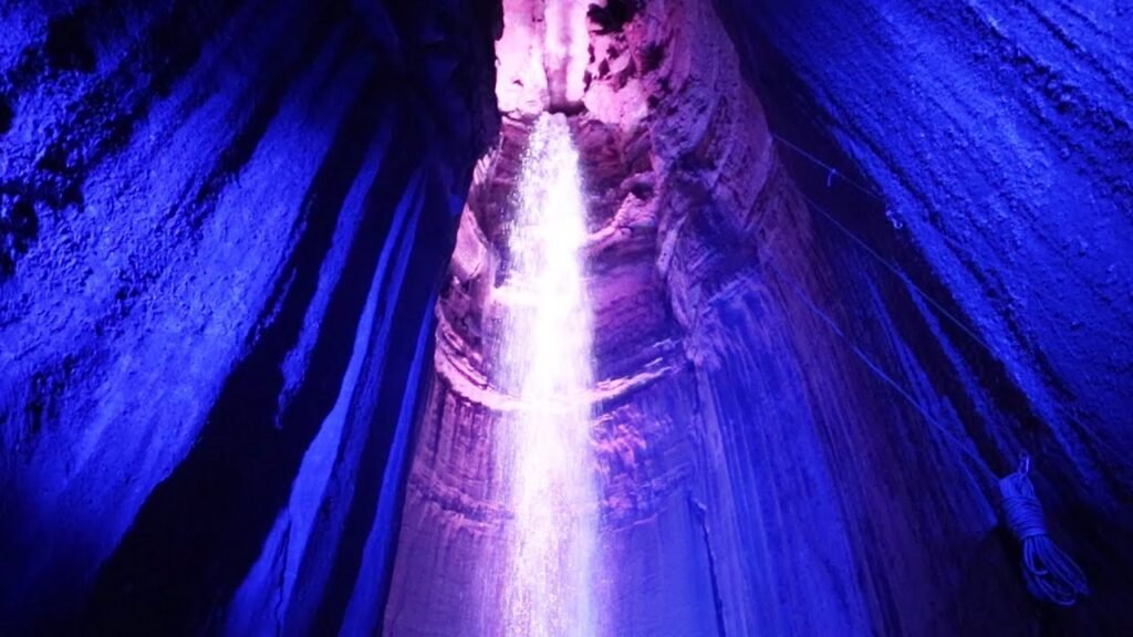 Ruby Falls a Chattanooga in Tennessee, Ruby Falls: un meraviglia nascosta nelle profondità del Tennessee