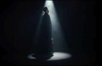 Achille Lauro alla cerimonia di chiusura delle Olimpiadi Milano Cortina 2026 No#News la rivista dell'ozio e della serendipità, Ozio e serendipità