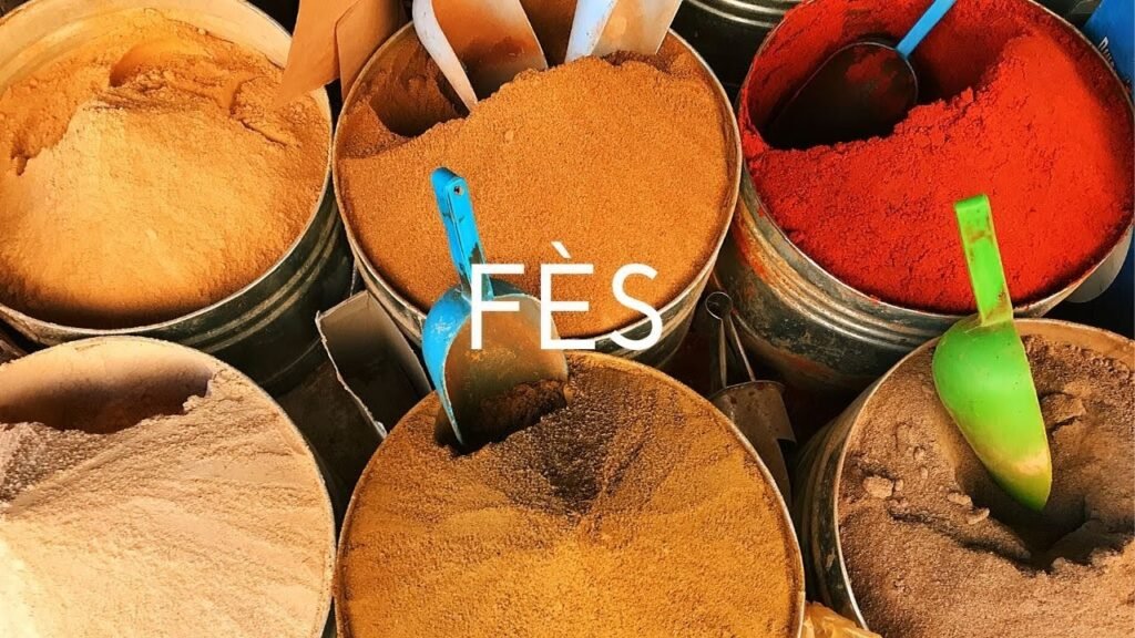 viaggio culturale Fès Marocco medina patrimonio UNESCO artigianato tradizionale gastronomia marocchina, Fès: labirinto dorato dove l’artigianato millenario sussurra storie d’Oriente