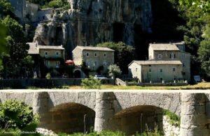 Labeaume: un borgo medievale tra le gole dell’Ardèche