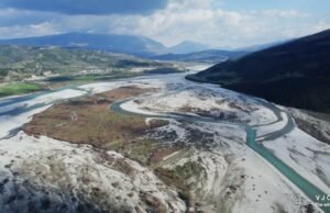 Il fiume Vjosa: viaggio lungo l’ultimo fiume selvaggio d’Europa
