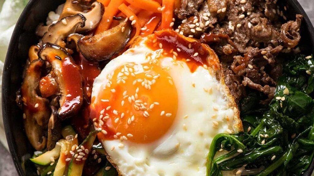 bibimbap coreano tradizionale dolsot, Bibimbap: l&#8217;arte coreana del riso che unisce tradizione e sapori