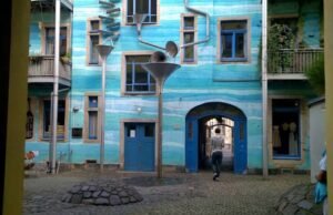 Il Kunsthofpassage di Dresda: dove l’arte suona con la pioggia