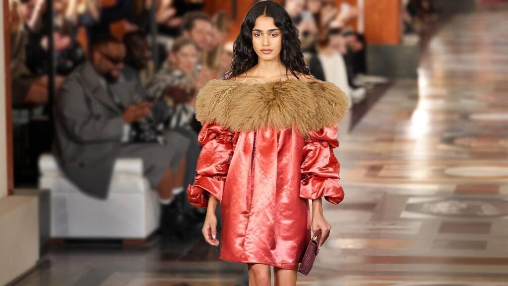 Louis Vuitton Spring Summer 2026 Nicolas Ghesquière Louvre, Louis Vuitton: La Maison come Santuario