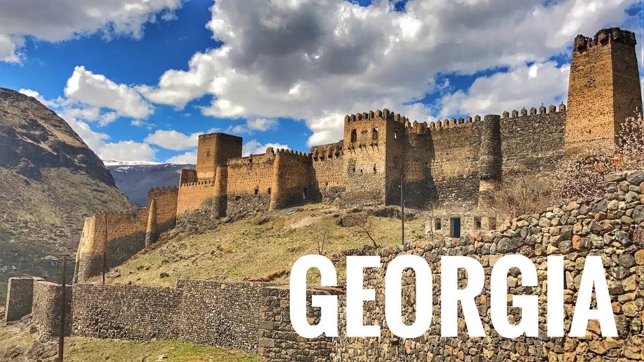 Georgia: viaggio nella terra del mito tra città rupestri e vigneti millenari Georgia: viaggio nella terra del mito tra città rupestri e vigneti millenari