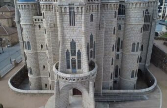Il palazzo incantato di Gaudí ad Astorga: viaggio nel capolavoro sconosciuto del genio catalano No News la rivista dell'ozio e della serendipità, Ozio e serendipità