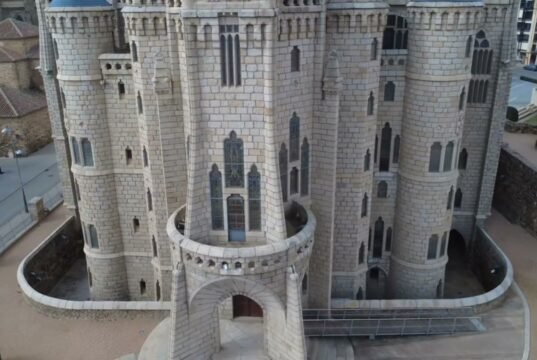 Il palazzo incantato di Gaudí ad Astorga: viaggio nel capolavoro sconosciuto del genio catalano No News la rivista dell'ozio e della serendipità, Ozio e serendipità