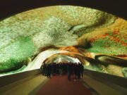 Gorizia apre il tunnel digitale più grande d’Europa: Refik Anadol e l’AI che trasforma la storia in arte immersiva