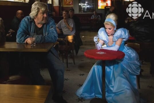 Dina Goldstein e “Mistress Pieces”: quando la storia dell’arte denuncia le crisi del mondo contemporaneo No News la rivista dell'ozio e della serendipità, Ozio e serendipità