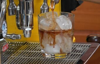 Espresso e acqua tonica: la bevanda che ha conquistato il mondo dalla Scandinavia ai social media No News la rivista dell'ozio e della serendipità, Ozio e serendipità