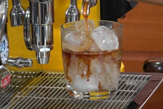 Espresso e acqua tonica: la bevanda che ha conquistato il mondo dalla Scandinavia ai social media No News la rivista dell'ozio e della serendipità, Ozio e serendipità