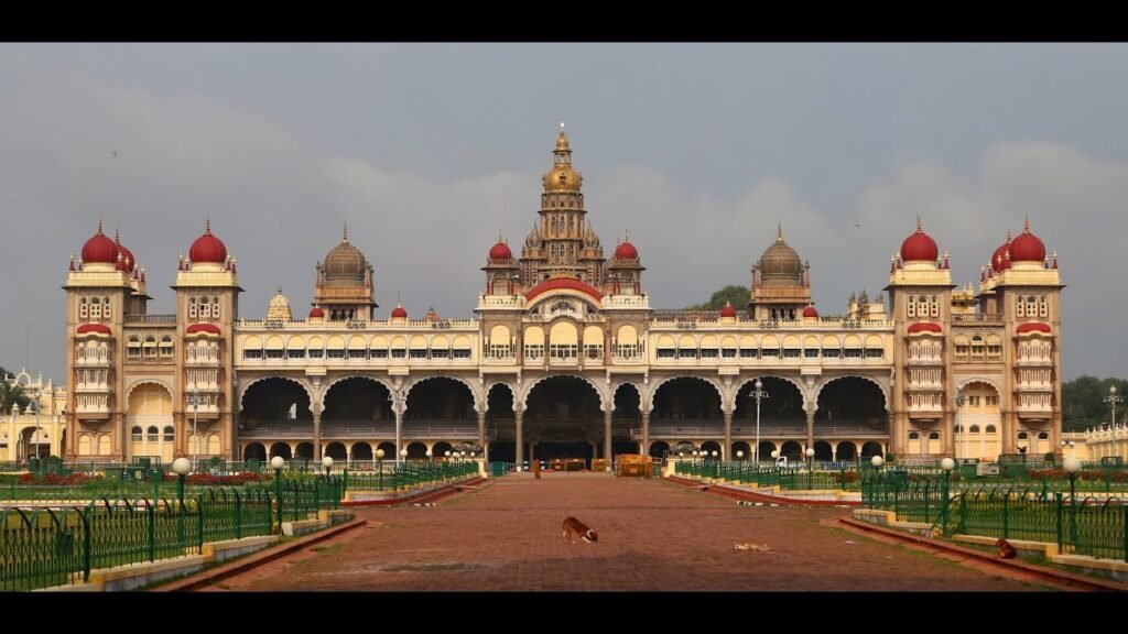 Mysore Palace Karnataka storia architettura Dasara, Il palazzo di Mysore: sei secoli di storia, pietra e luce nel cuore del Karnataka