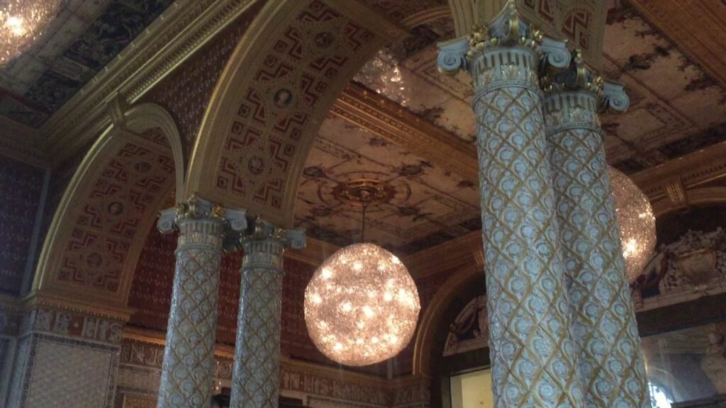 café Victoria Albert Museum storia Londra primo ristorante museale del mondo, Dove l’arte si siede a tavola: il Victoria & Albert Museum e il café più antico del mondo museale