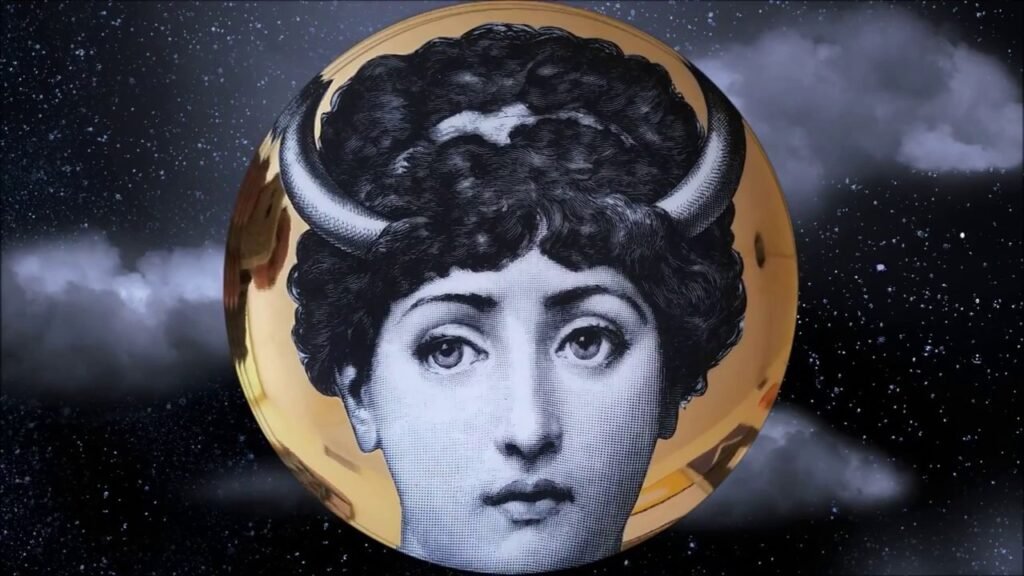 Lina Cavalieri piatti Fornasetti Tema e Variazioni storia, Il volto che non invecchia: Lina Cavalieri, la donna più bella del mondo che vive per sempre sulla porcellana di Fornasetti
