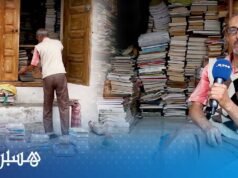 Mohammed Aziz, il libraio di Rabat che ha letto 4.000 libri e vive tra le pagine della Medina