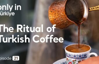 Nell’ombra dorata di Istanbul, il caffè turco nasce dalla sabbia rovente No News la rivista dell'ozio e della serendipità, Ozio e serendipità