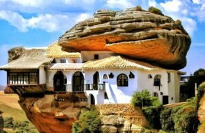 Setenil de las Bodegas e le sue case scolpite nella roccia