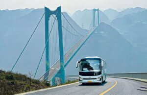 Il ponte più alto del mondo trasforma il Guizhou: ingegneria, turismo e identità ai margini della Cina