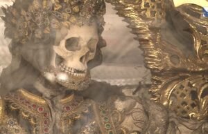 Corpi santi di Waldsassen: gli scheletri gioiellati della basilica barocca in Baviera