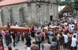 Il paese dove i vivi si fanno seppellire per ringraziare di essere ancora vivi