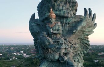Garuda Wisnu Kencana: il colosso di pietra e rame che veglia su Bali No News la rivista dell'ozio e della serendipità, Ozio e serendipità