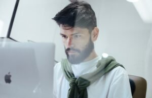 Salute sul posto di lavoro, per oltre 6 dipendenti su 10 alle aziende non importa del loro benessere psicofisico